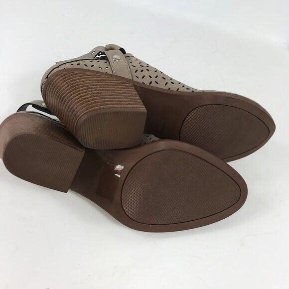 SUGAR Templer Faux Suede Gray Booties Laser Cut NWOT - Picture 8 of 9